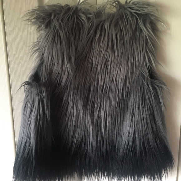 Ombré Faux fur vest, EUC, Juniors 16/18 OR Adult S - Picture 2 of 3